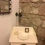 Restored 300yr Old Thatched Tigh Na Ri Rua *