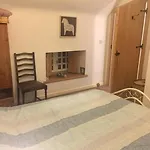 Дом отдыха Restored 300yr Old Thatched Tigh Na Ri Rua