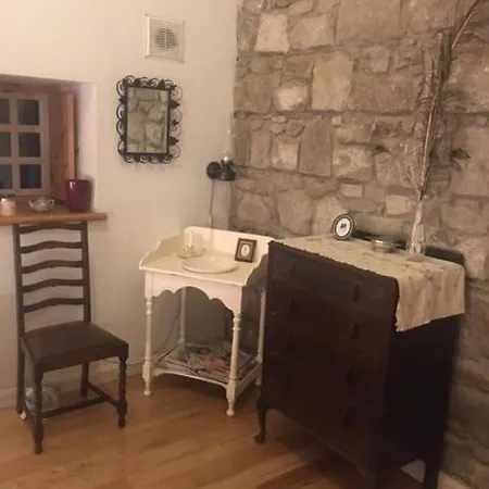 Restored 300yr Old Thatched Tigh Na Ri Rua *